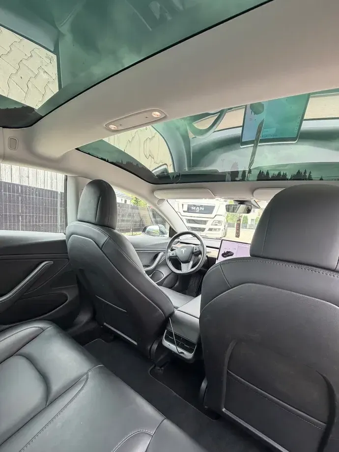 Tesla Model 3 Long Range — imagine 9