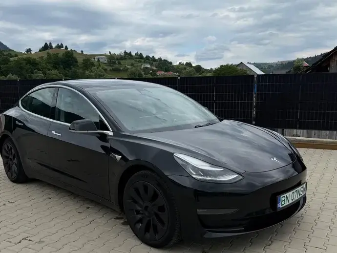 Tesla Model 3 Long Range