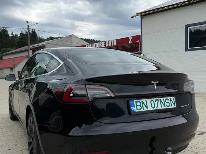 Tesla Model 3 Long Range