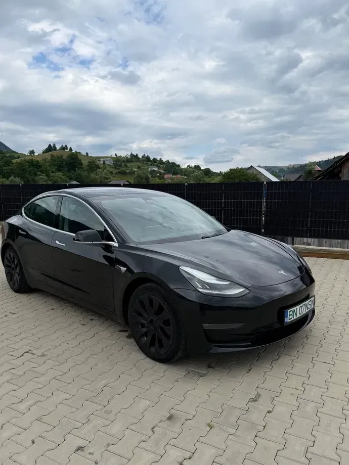 Tesla Model 3 Long Range — imagine 3