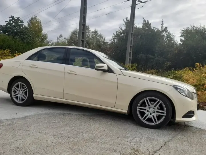 Mercedes-Benz E