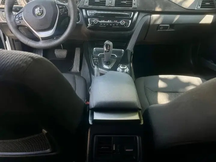 BMW Seria 3 F30/F31/F34 [2011 - 2019] 318d Aut.