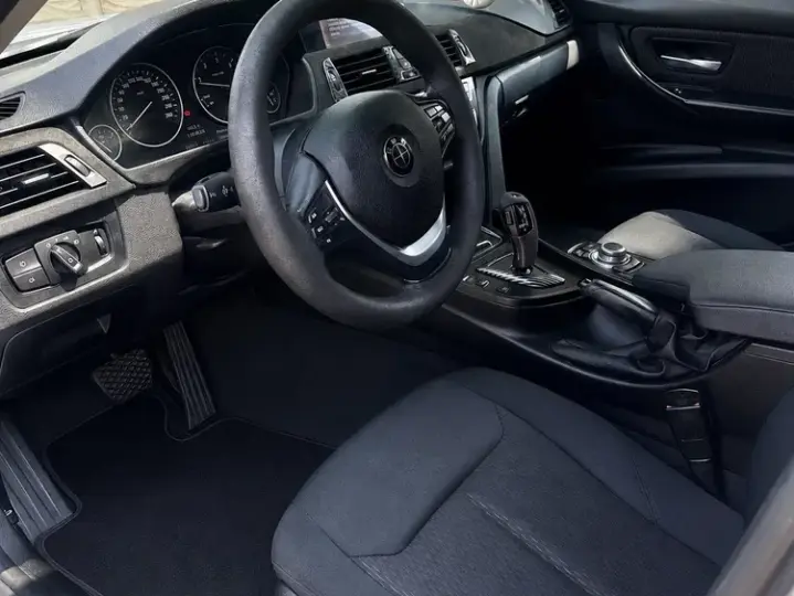 BMW Seria 3 F30/F31/F34 [2011 - 2019] 318d Aut.
