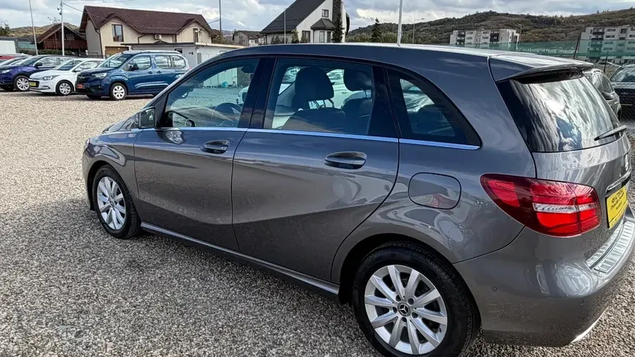 Mercedes-Benz B 180 d 7G-DCT AMG Line — imagine 4