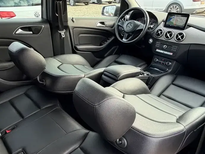 Mercedes-Benz B 180 d 7G-DCT AMG Line