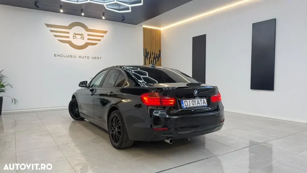 BMW Seria 3 E90/E91/E92/E93 [2005 - 2013] — imagine 4
