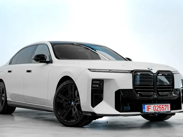 BMW Seria 7 G70 740 xDrive MHEV