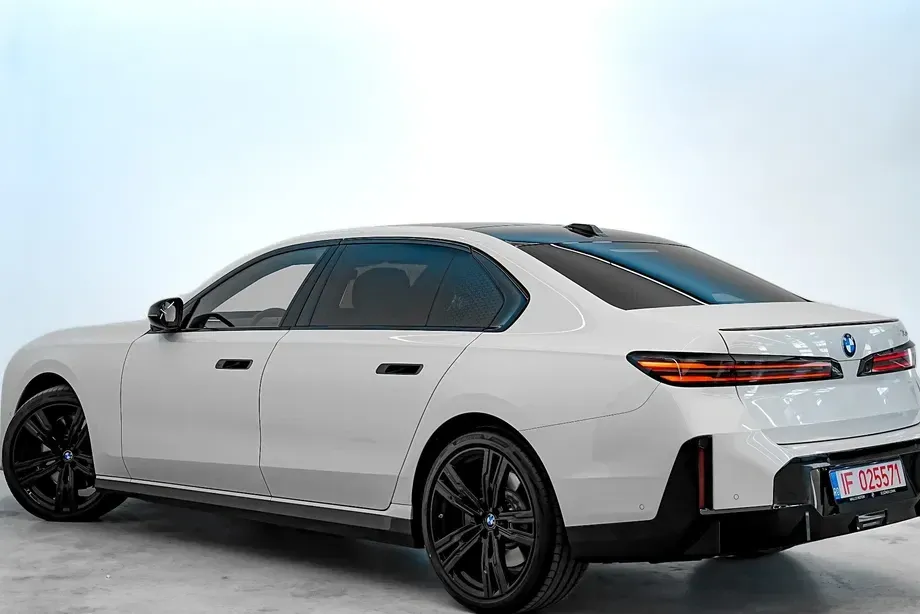 BMW Seria 7 G70 740 xDrive MHEV — imagine 10