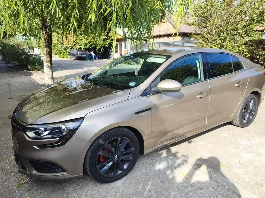 Renault Mégane IV TCE GPF Zen — imagine 2