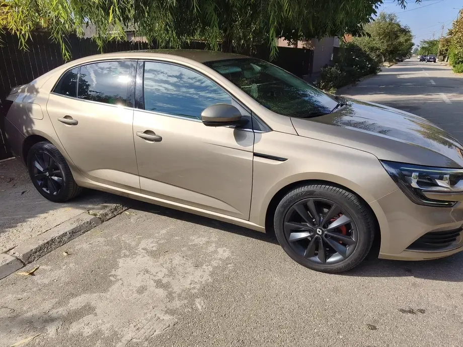 Renault Mégane IV TCE GPF Zen — imagine 8