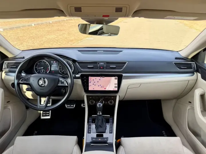 Škoda Superb III 2.0 TDI DSG Style