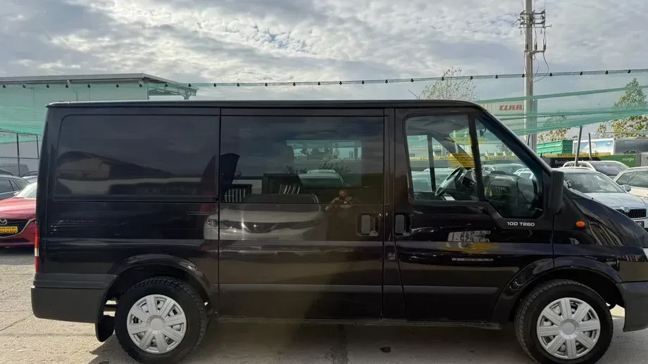 Ford Transit — imagine 10