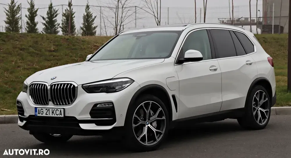 BMW X5 xDrive45e — imagine 5