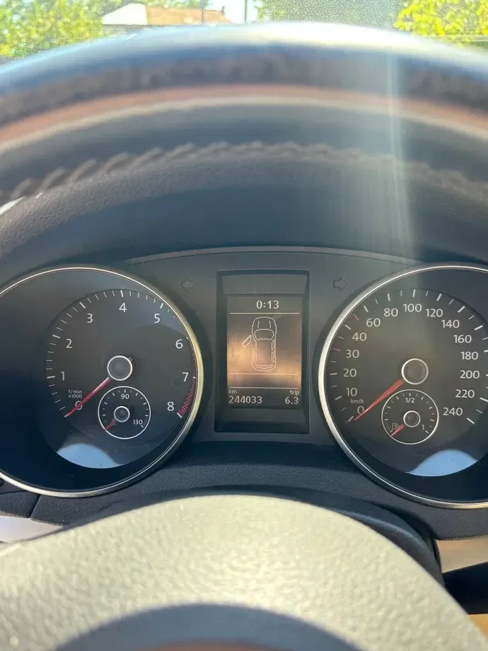 Volkswagen Golf — imagine 4