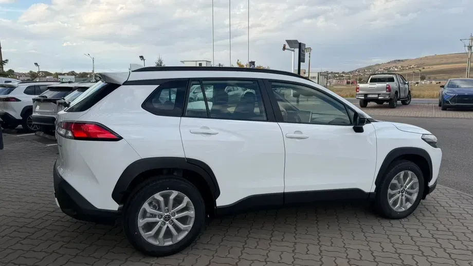 Toyota Corolla Cross 1.8 VVT-i Business Edition — imagine 2