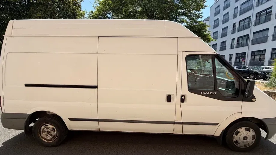 Ford Transit — imagine 4