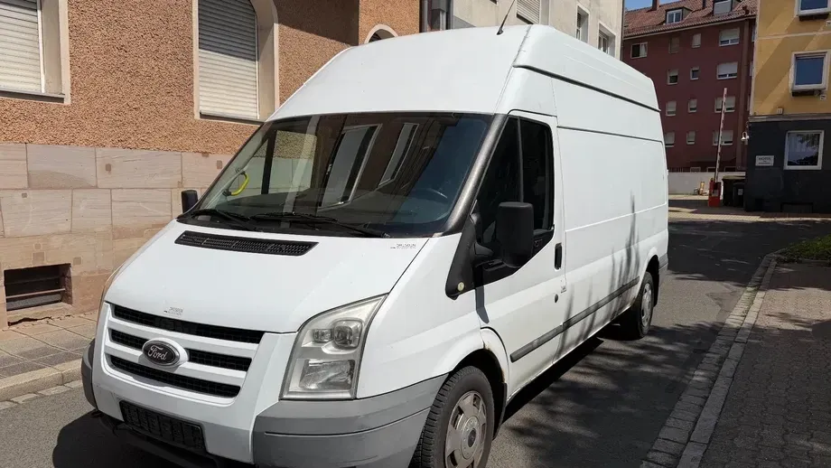 Ford Transit — imagine 3