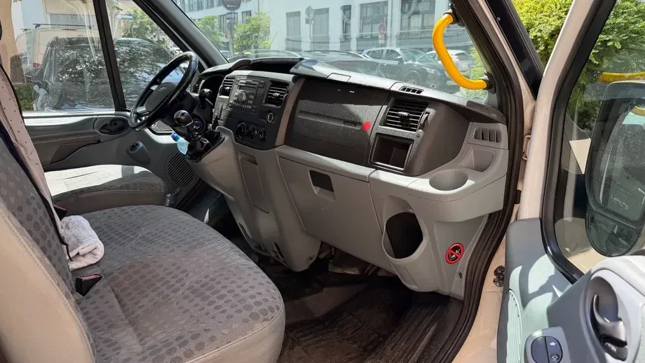 Ford Transit — imagine 8