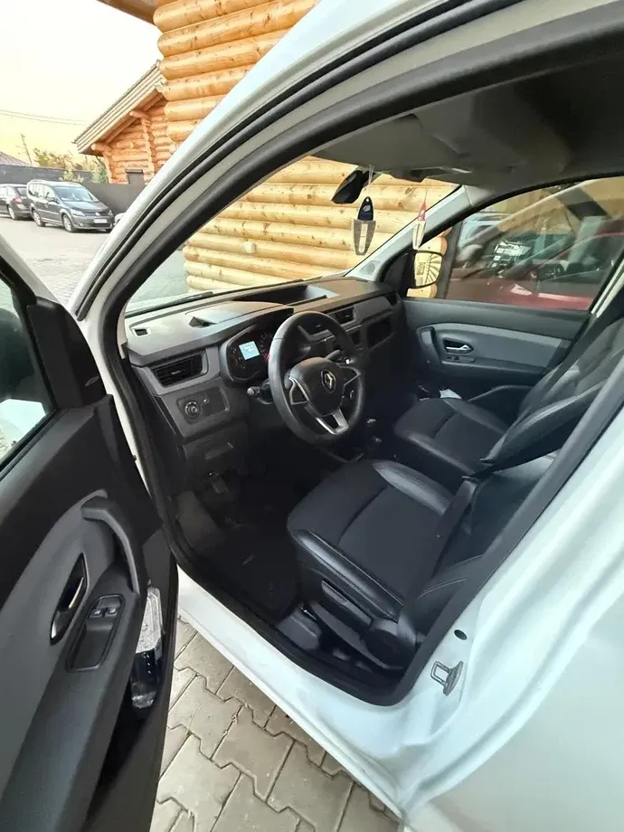 Renault Express — imagine 5