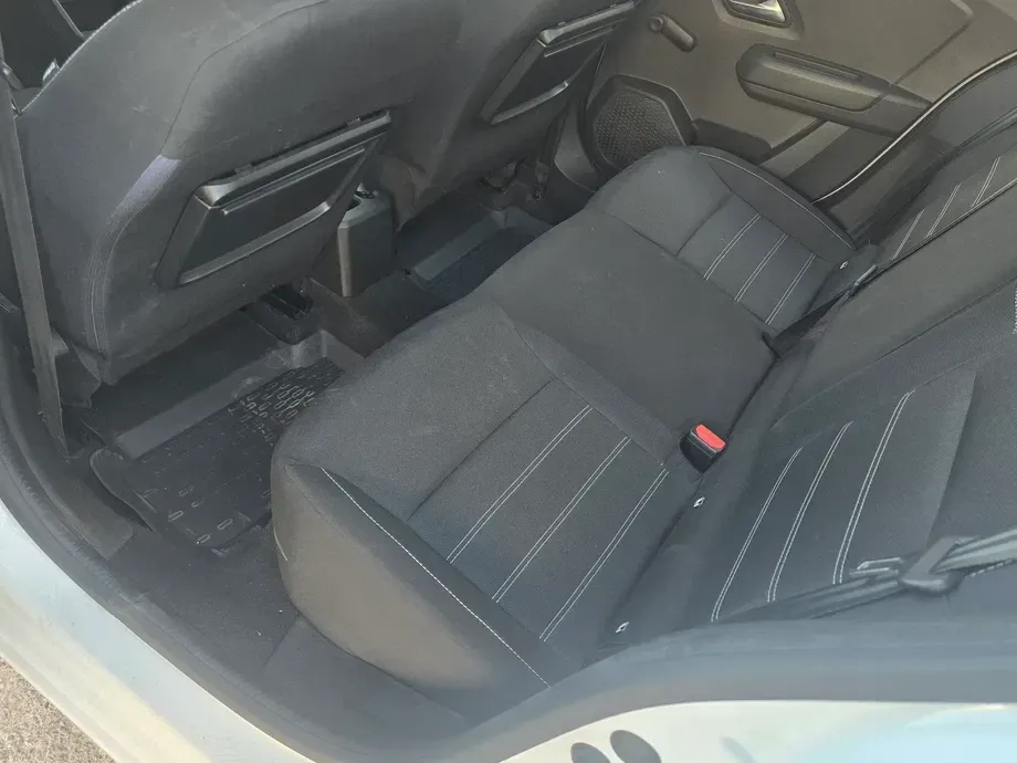 Dacia Logan TCe 90 MT6 Comfort — imagine 9