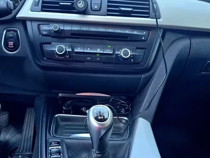 BMW Seria 3 F30/F31/F34 320d EfficientDynamics Edition