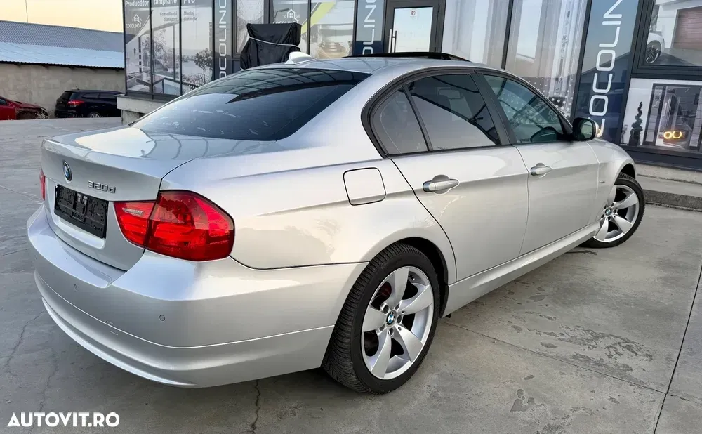BMW Seria 3 E90/E91/E92/E93 [2005 - 2013] 320d DPF Aut. — imagine 4