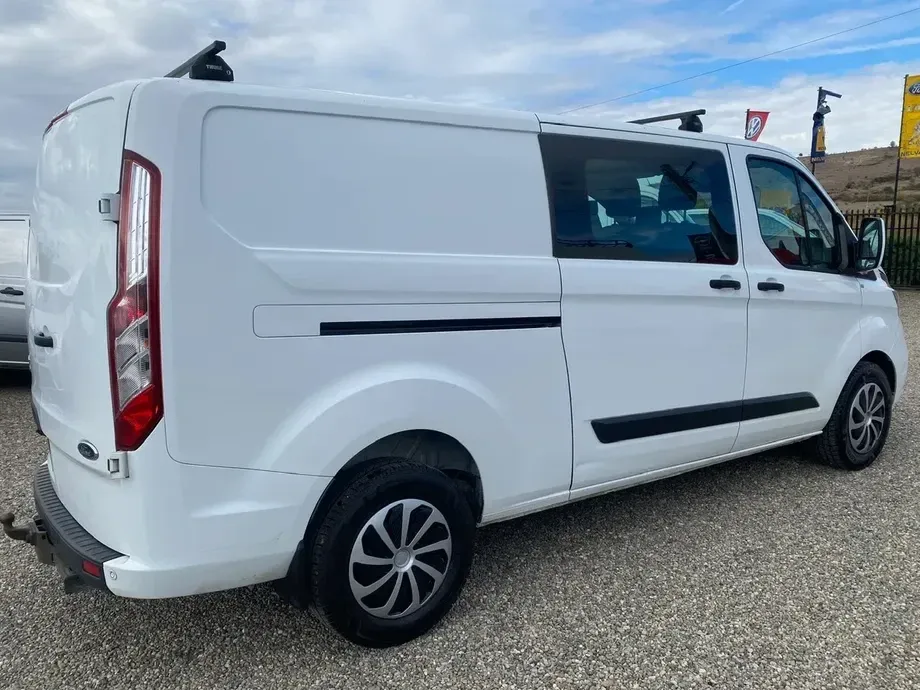 Ford Custom — imagine 4