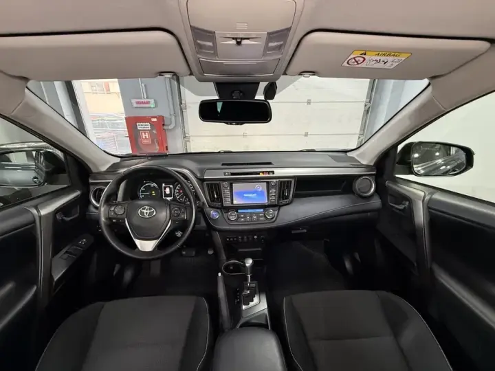 Toyota RAV4 V