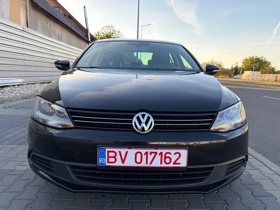 Volkswagen Jetta — imagine 7