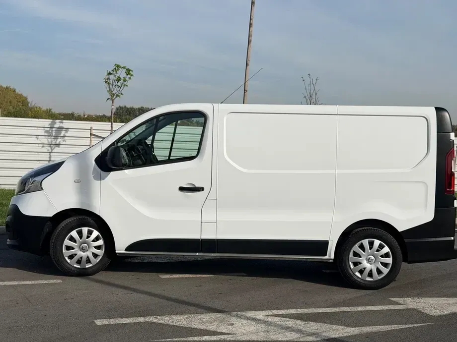 Renault TRAFIC — imagine 8