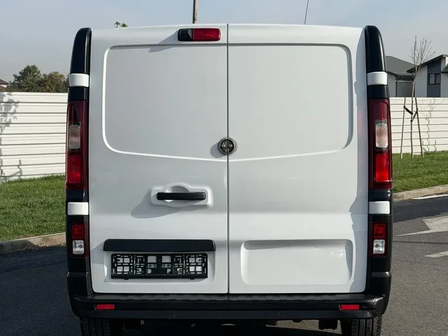 Renault TRAFIC — imagine 6