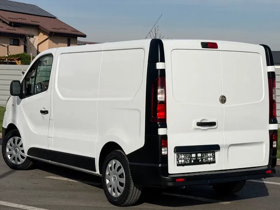 Renault TRAFIC — imagine 7