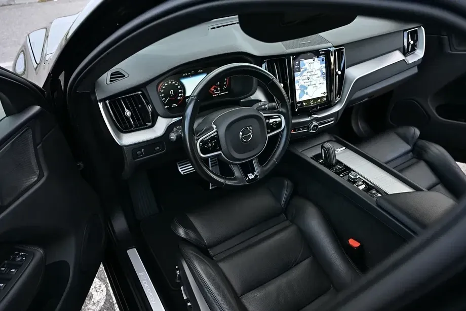 Volvo XC 60 II B4 D AWD Geartronic RDesign — imagine 2