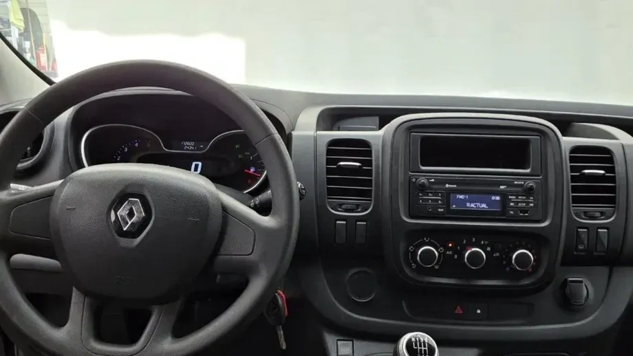 Renault TRAFIC — imagine 4