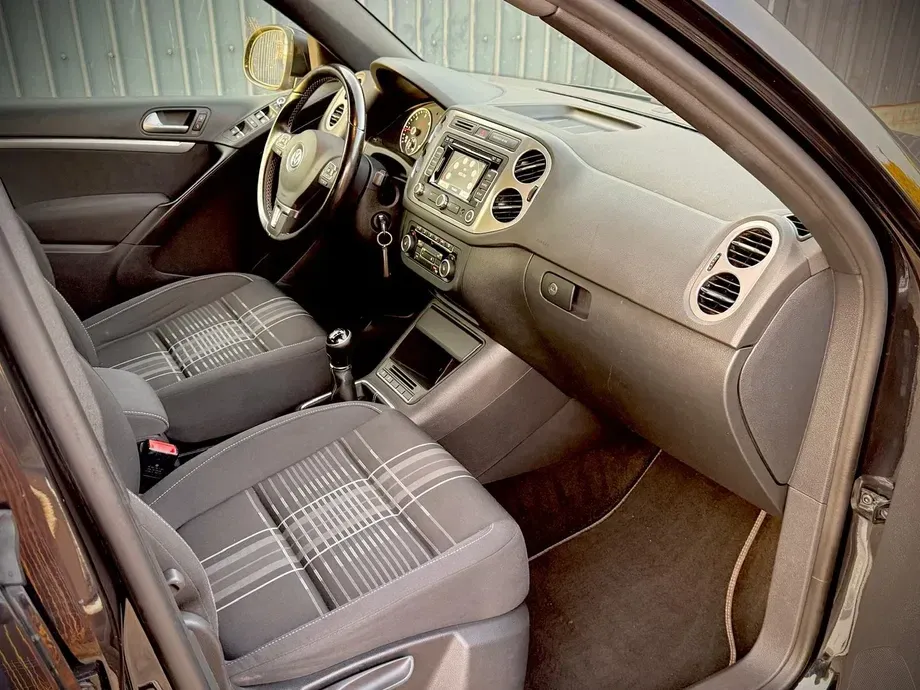 Volkswagen Tiguan I 2.0 TDI DPF BlueMotion Technology Lounge Sport & Style — imagine 7