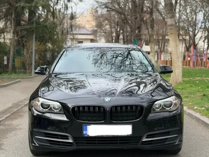 BMW Seria 5 F10/F11/F07 [2010 - 2017] 528i Aut. Luxury Line