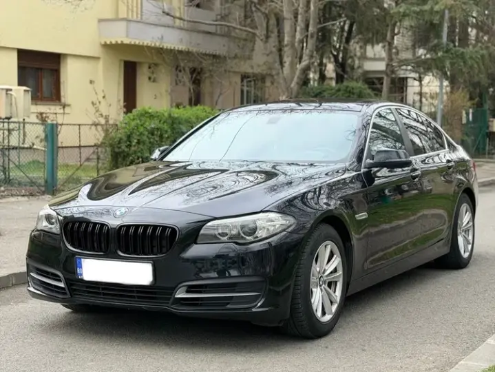 BMW Seria 5 F10/F11/F07 [2010 - 2017] 528i Aut. Luxury Line