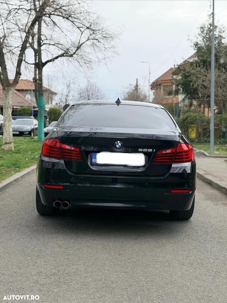 BMW Seria 5 F10/F11/F07 [2010 - 2017] 528i Aut. Luxury Line — imagine 4
