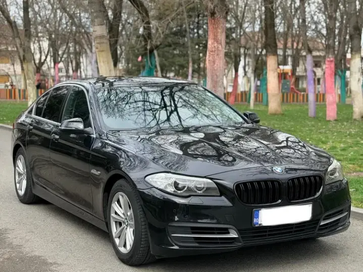 BMW Seria 5 F10/F11/F07 [2010 - 2017] 528i Aut. Luxury Line