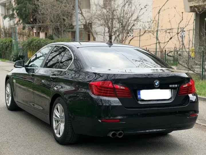 BMW Seria 5 F10/F11/F07 [2010 - 2017] 528i Aut. Luxury Line