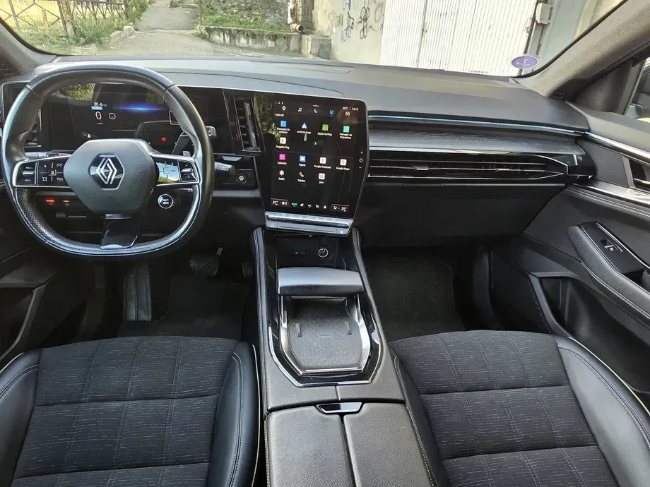 Renault Austral E-Tech Full 200 Iconic — imagine 7