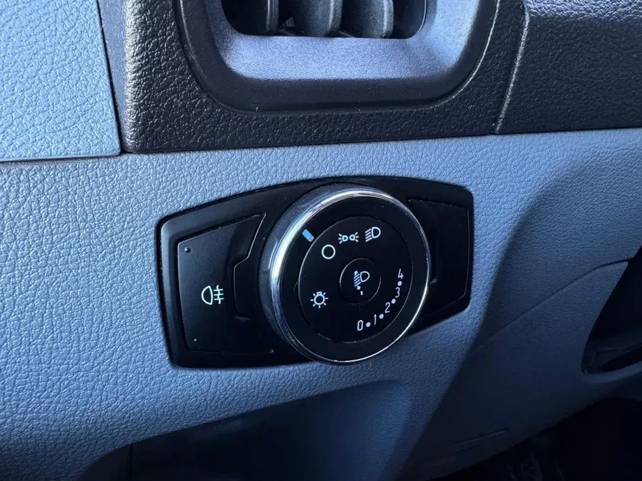 Ford Transit — imagine 8