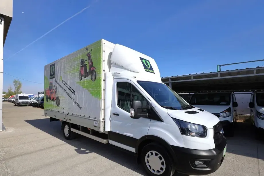 Ford Transit — imagine 8