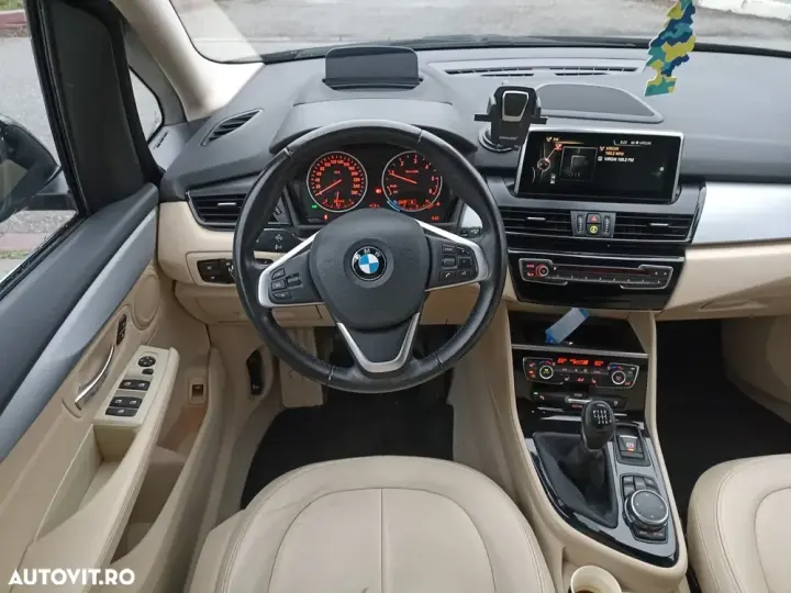 BMW Seria 2 216d Luxury Line