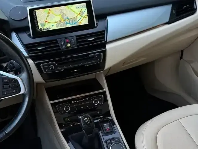 BMW Seria 2 216d Luxury Line