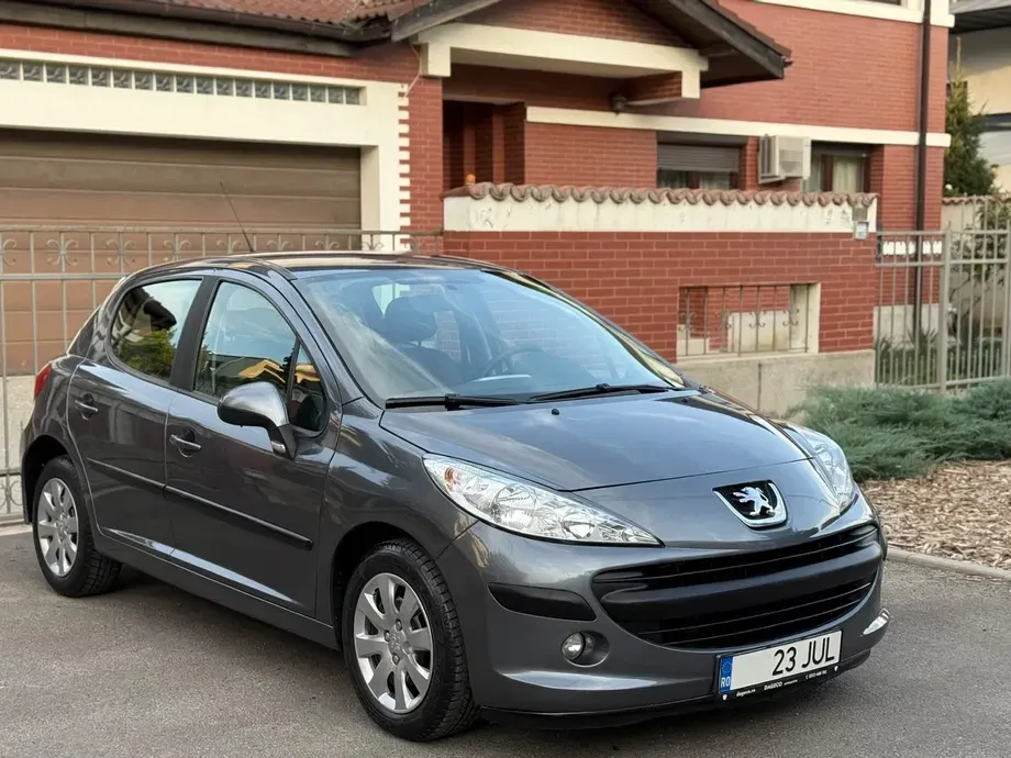 Peugeot 207 1.4 E Premium — imagine 2