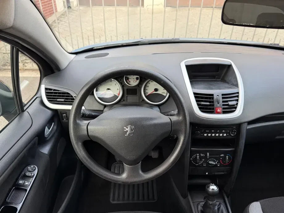Peugeot 207 1.4 E Premium — imagine 5