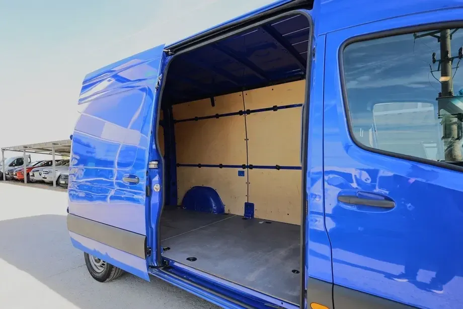 Mercedes-Benz Sprinter L2H2 — imagine 10
