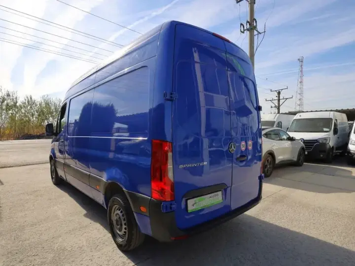 Mercedes-Benz Sprinter L2H2