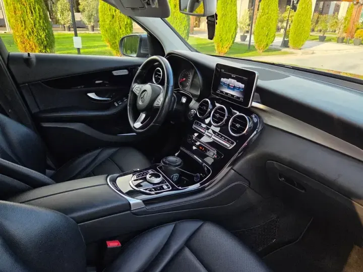 Mercedes-Benz GLC 220 d 4MATIC 9G-TRONIC
